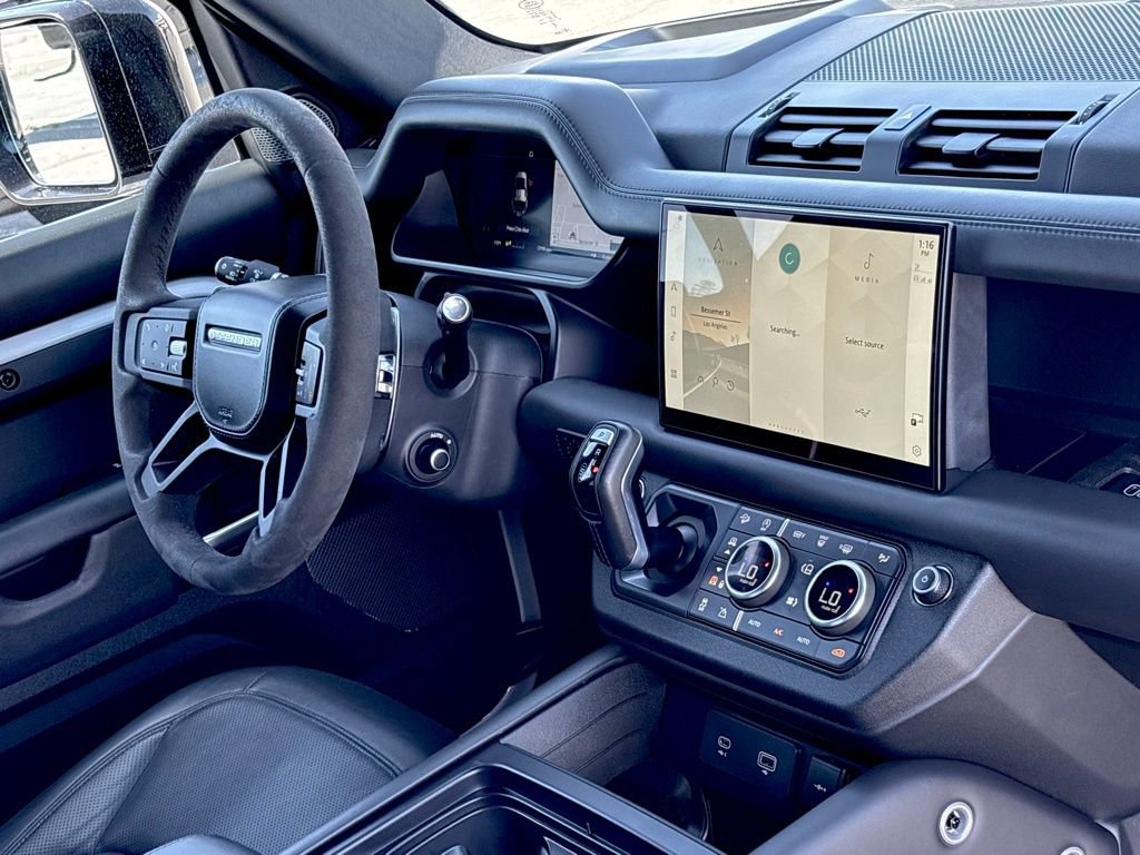 Used 2023 Land Rover Defender 110 V8 image 29