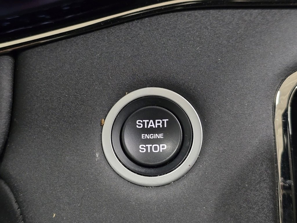 Used 2022 Land Rover Range Rover Evoque R-Dynamic SE image 29