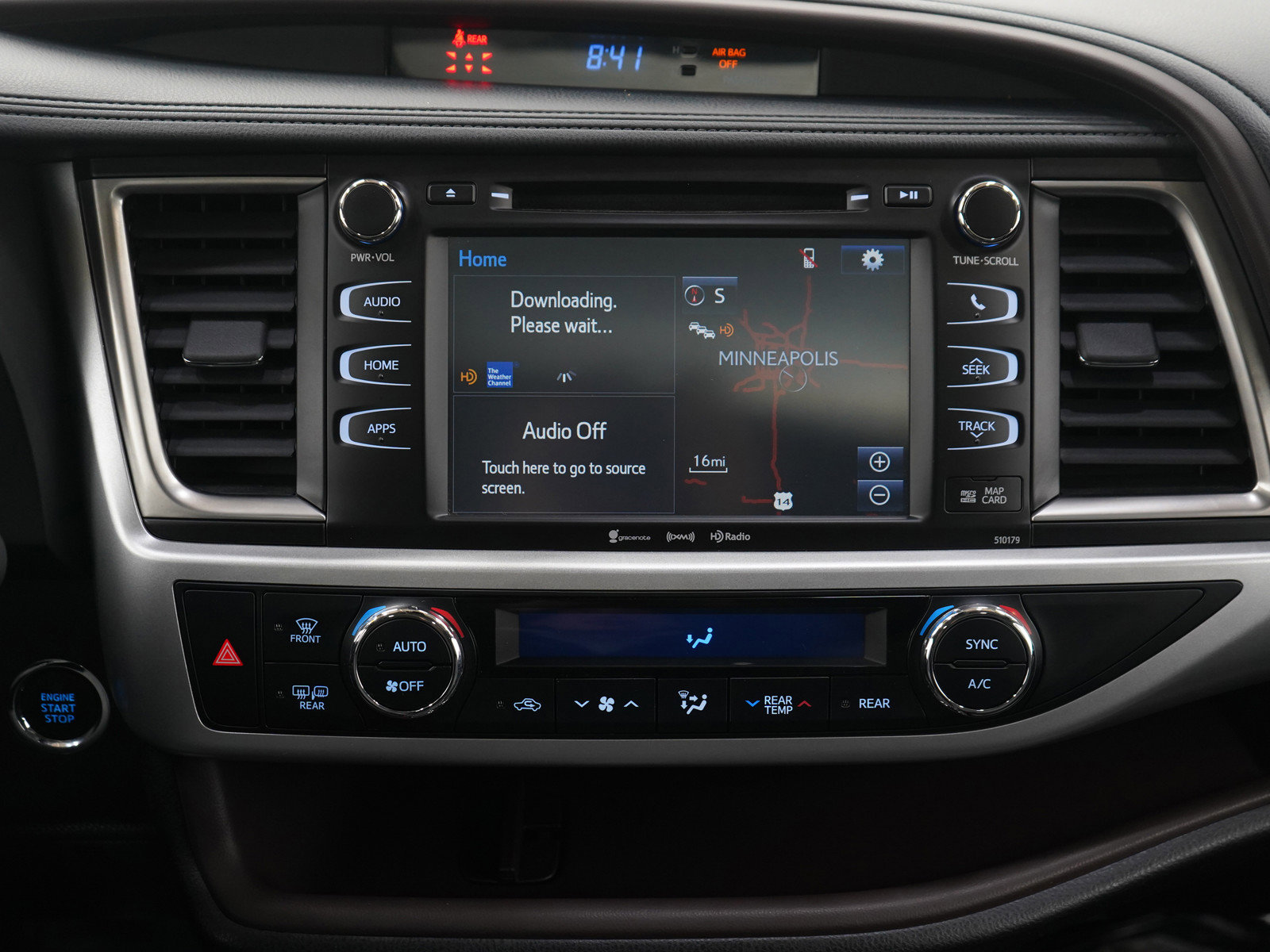 Used 2018 Toyota Highlander XLE image 17