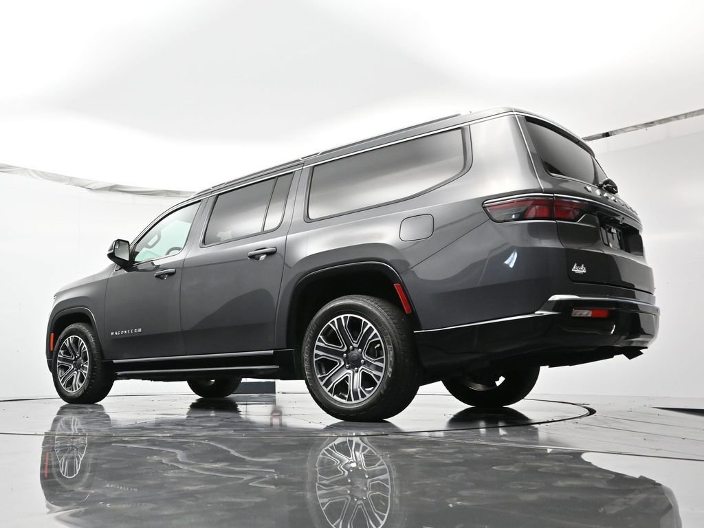 Used 2024 Jeep Wagoneer L Series II RWD image 45