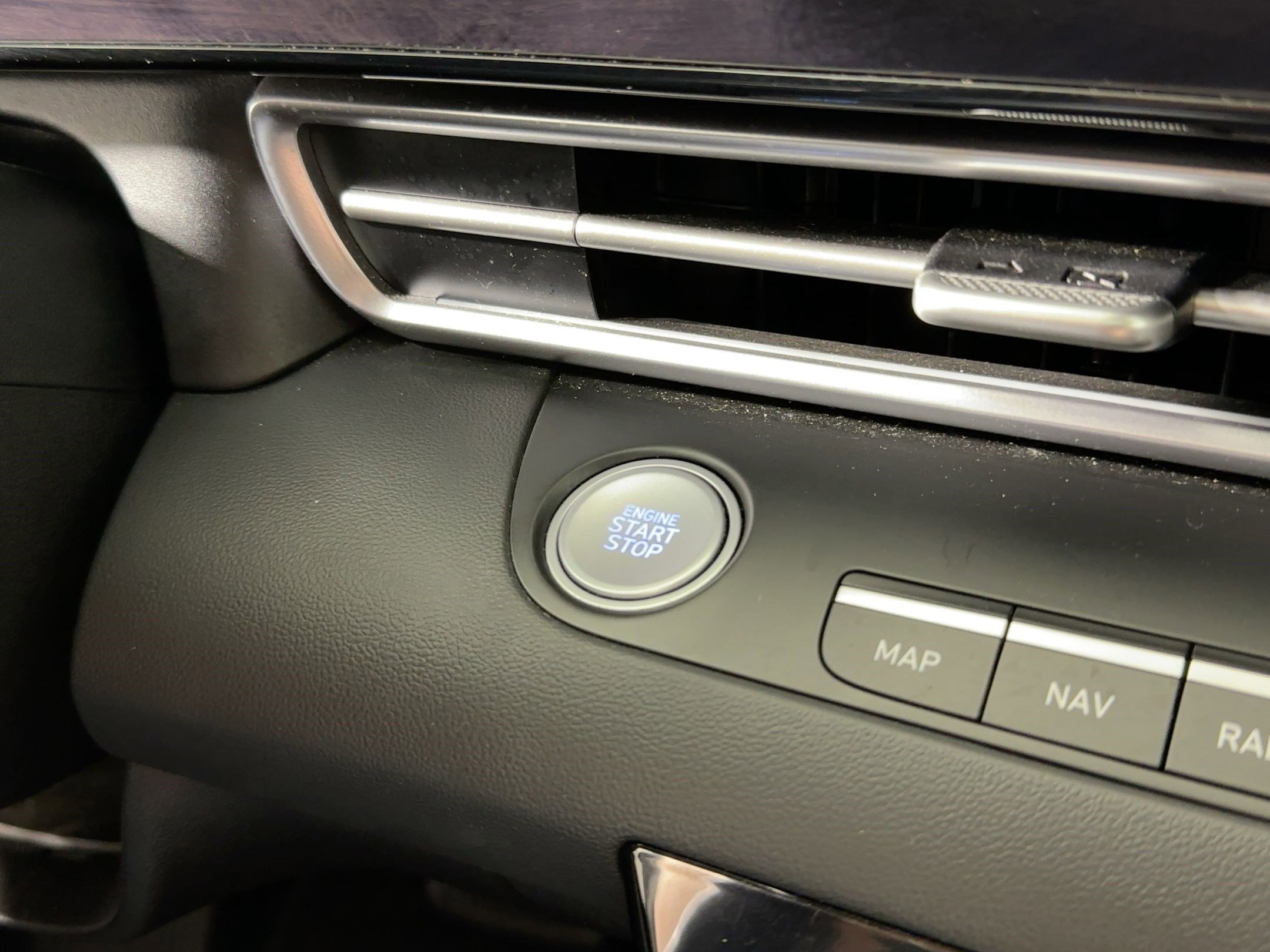 Used 2023 Hyundai Elantra Limited image 27