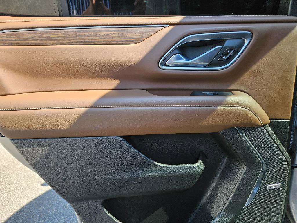 Used 2021 Chevrolet Tahoe High Country w/ Premium Package image 25