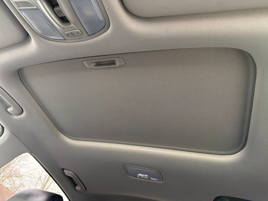 Used 2023 Hyundai Kona Limited image 38