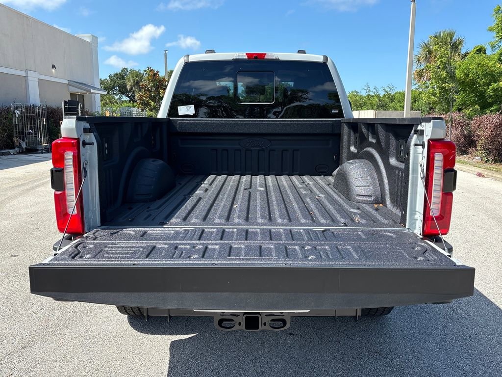 New 2026 Ford F250 Lariat w/ Black Appearance Package AWD/4WD image 10