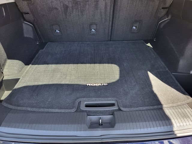 Certified 2025 Nissan Rogue SV FWD image 23