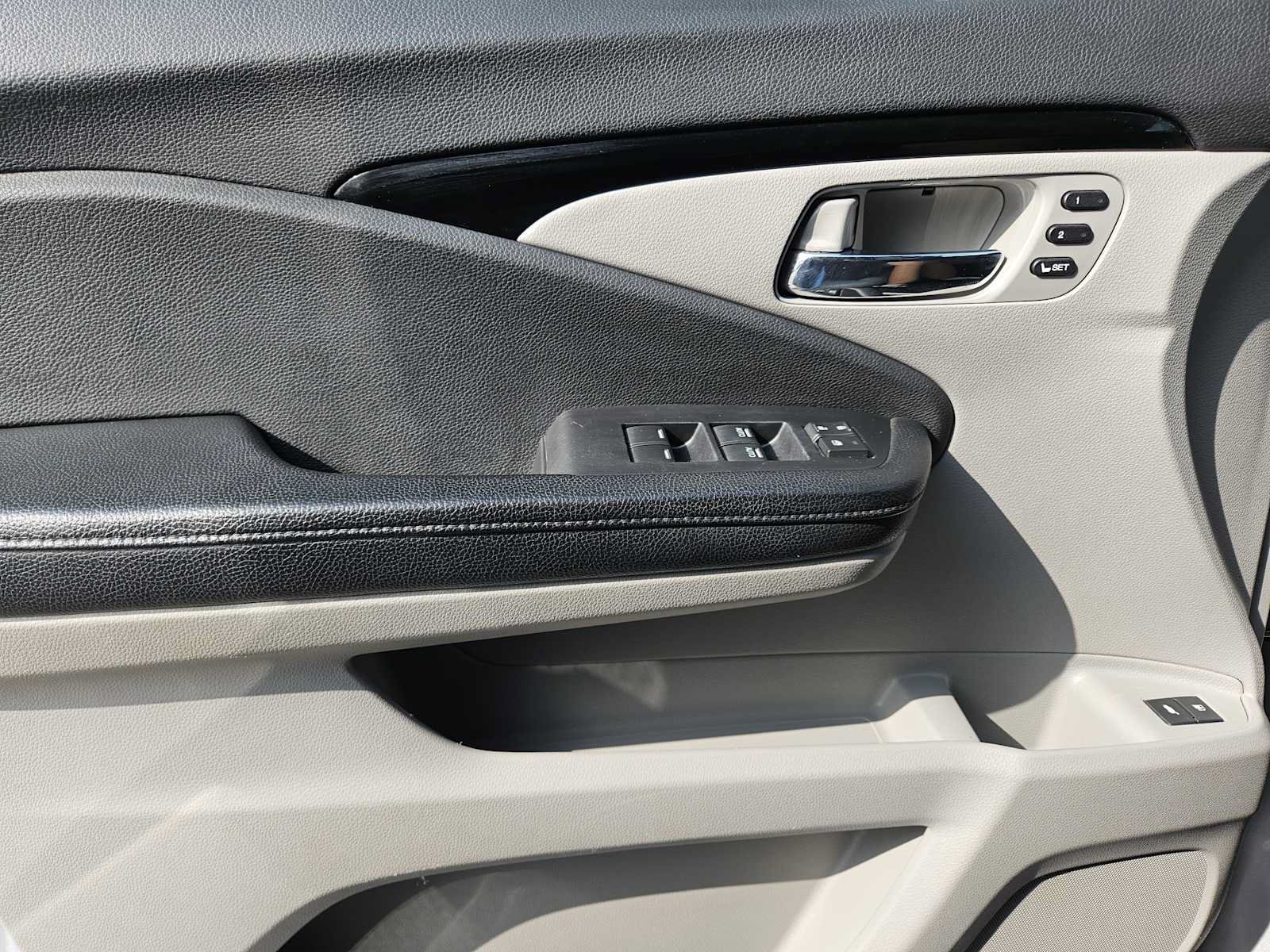 Certified 2019 Honda Pilot Elite image 23