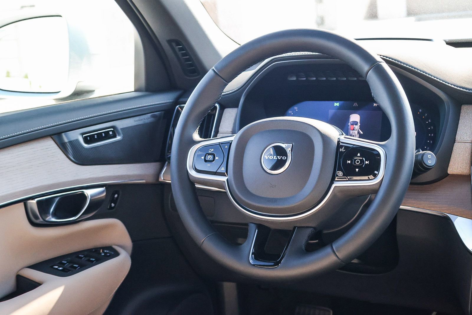 New 2026 Volvo XC90 B6 Ultra w/ Protection Package image 27