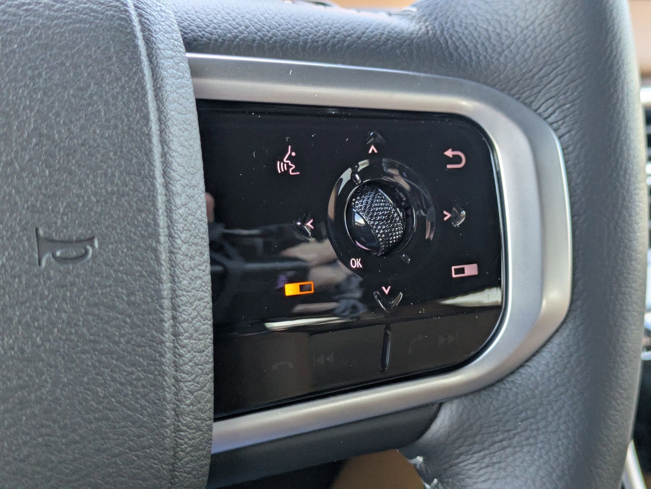 New 2026 Nissan Armada SL w/ Captain's Chari Seat Package RWD image 17