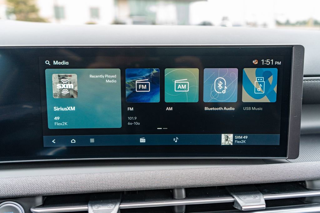 New 2025 Hyundai Tucson Limited image 38