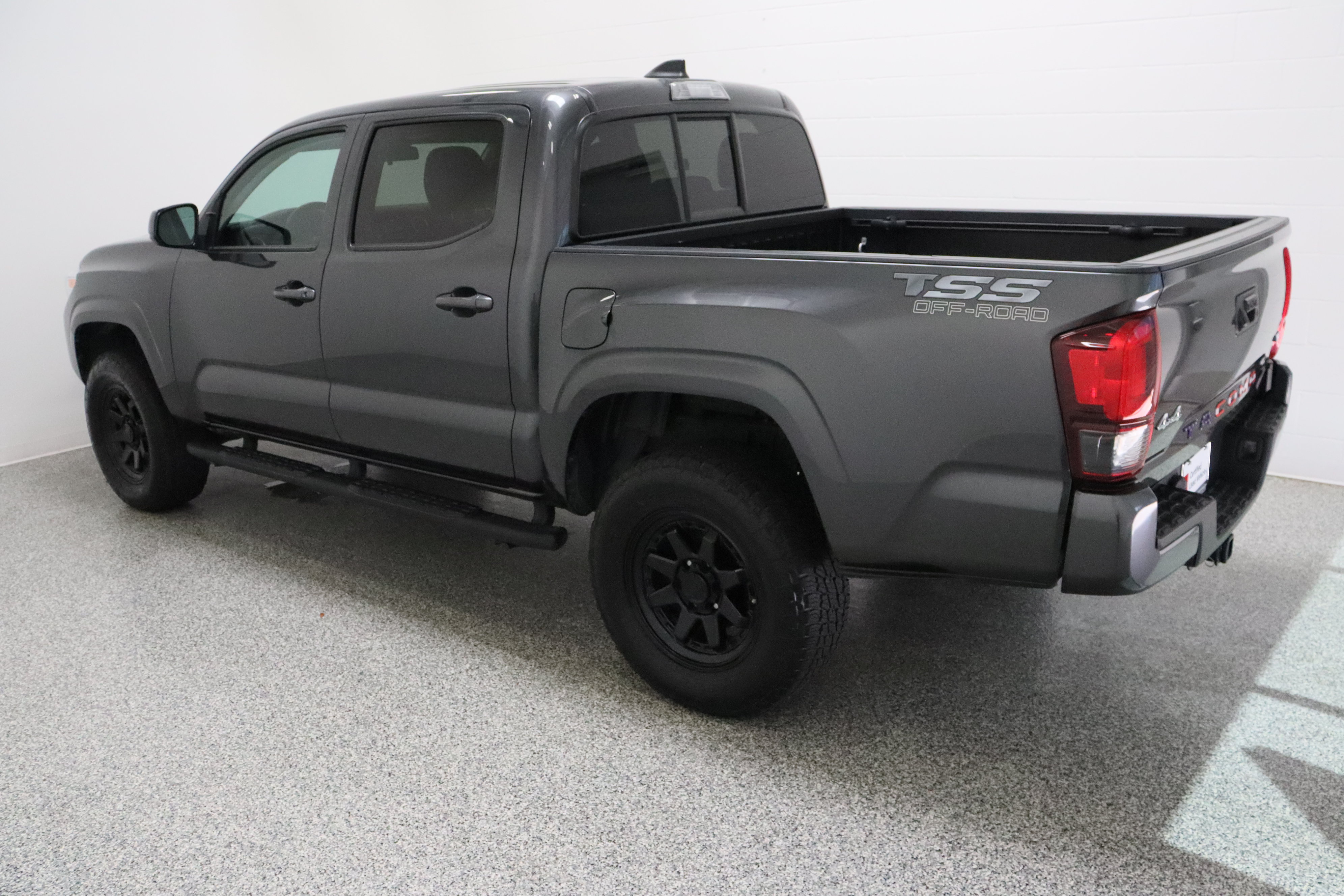 Certified 2023 Toyota Tacoma SR AWD/4WD image 9