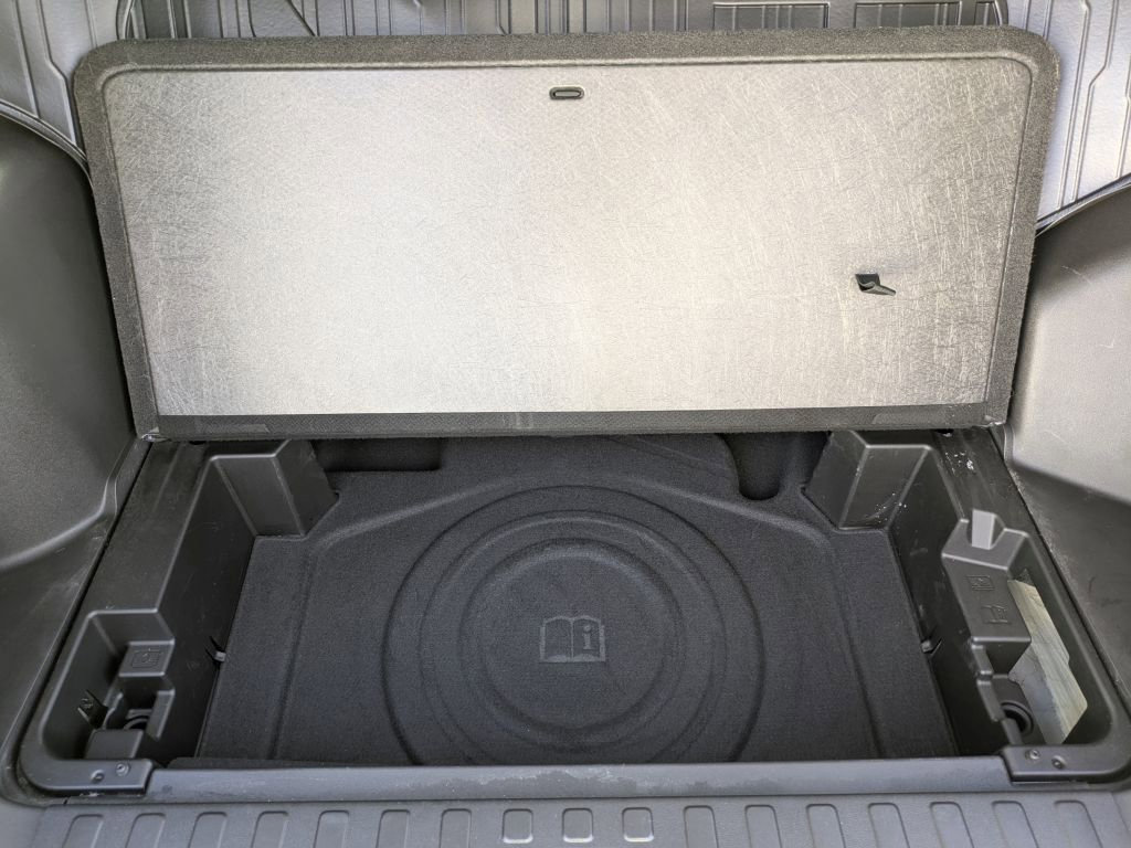 Used 2023 GMC Terrain AT4 image 34