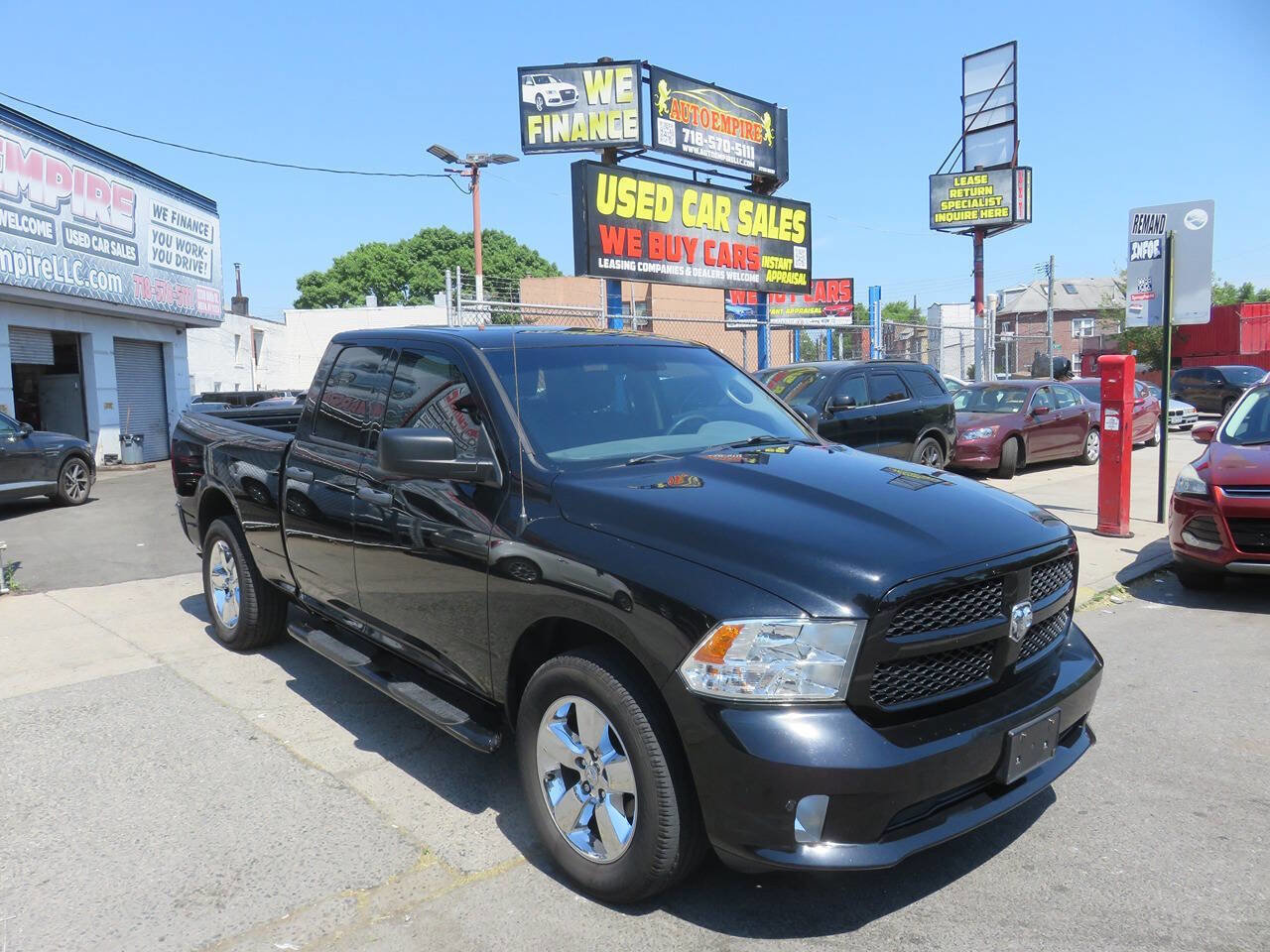 Used 2019 RAM 1500 Express w/ Express Value Package AWD/4WD image 3