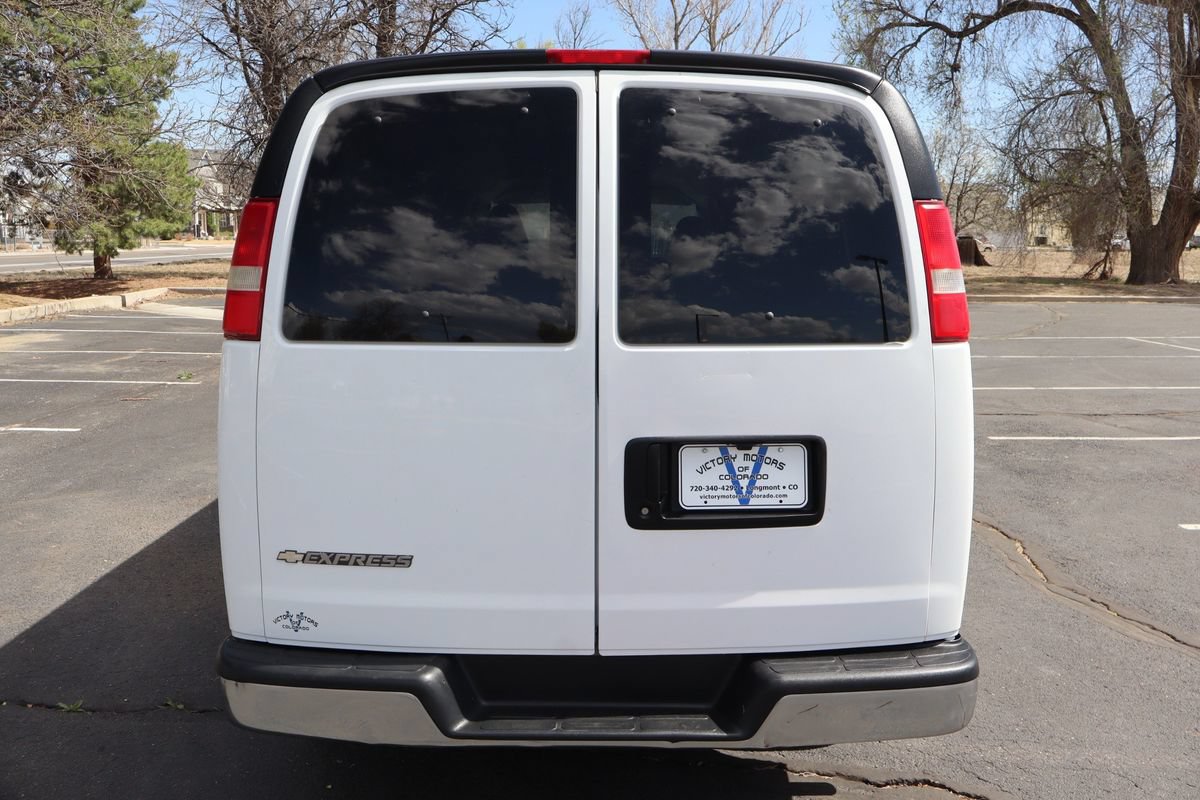 Used 2017 Chevrolet Express 3500 LT w/ LT Preferred Equipment Group RWD image 6
