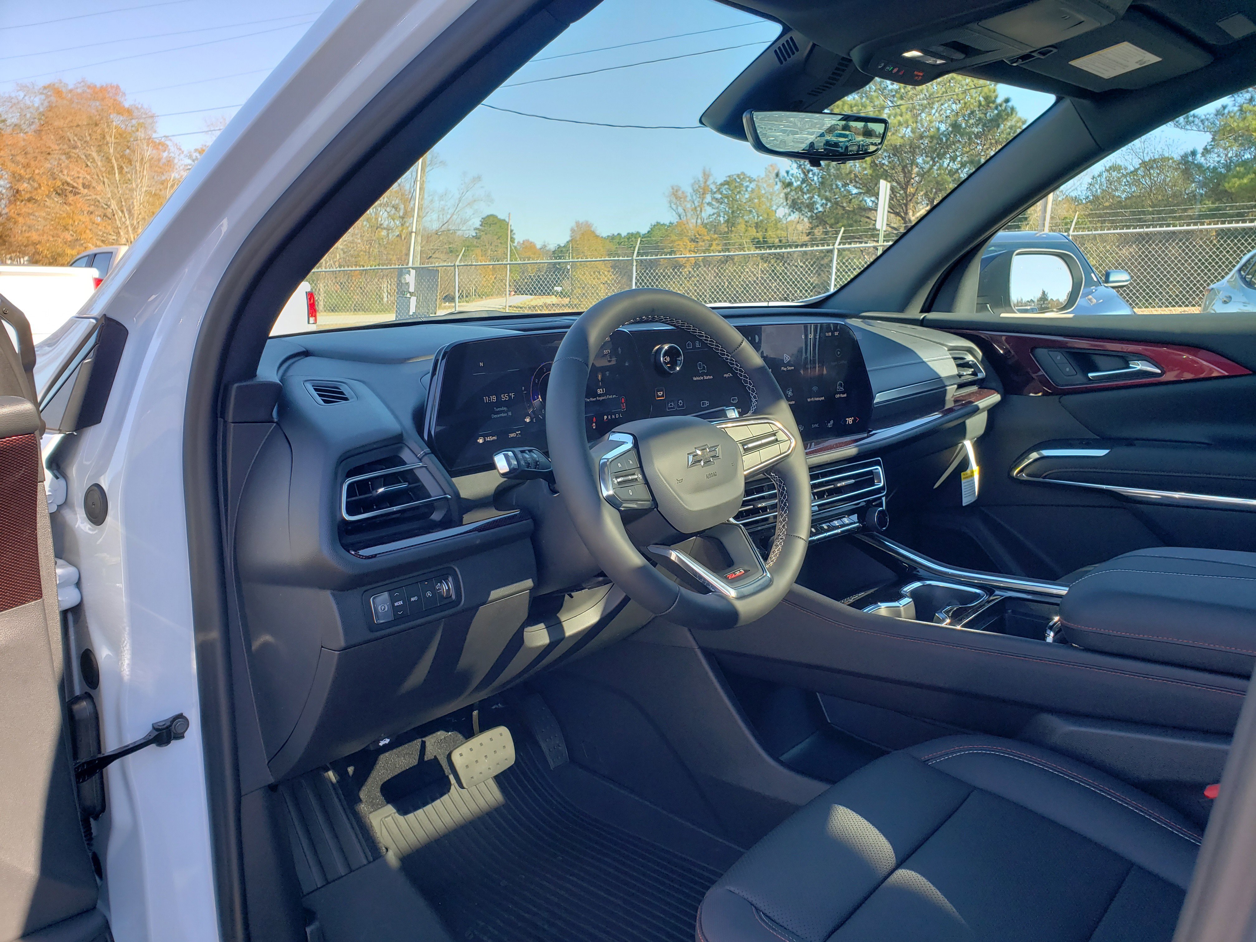 New 2026 Chevrolet Traverse Z71 w/ Driver Confidence Package image 31