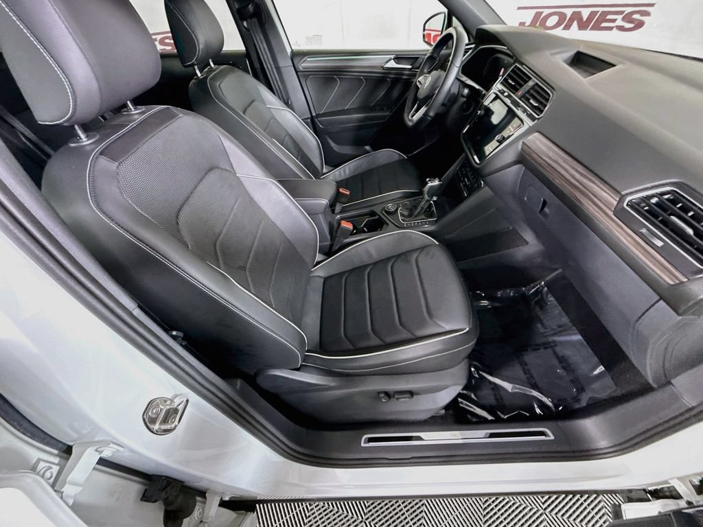 Used 2024 Volkswagen Tiguan SEL R-Line AWD/4WD image 31