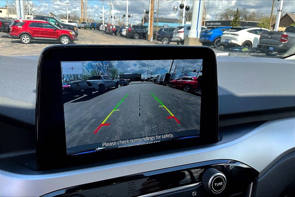 Certified 2022 Ford Escape SE w/ SE Sport Appearance Package AWD/4WD image 17