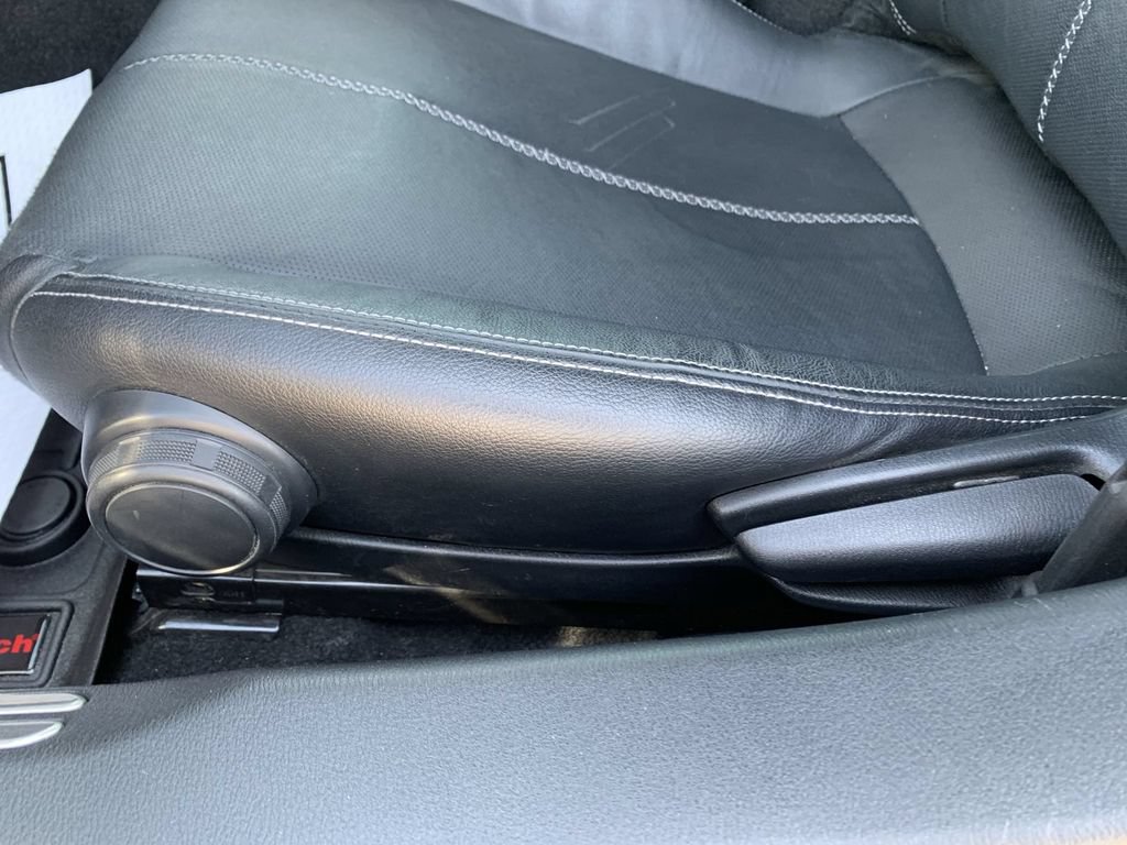 Used 2021 MAZDA MX-5 Miata Grand Touring RWD image 17