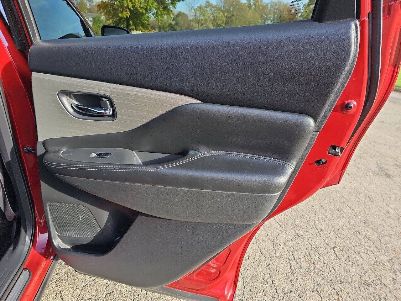 Used 2015 Nissan Murano SV w/ Premium Package AWD/4WD image 27