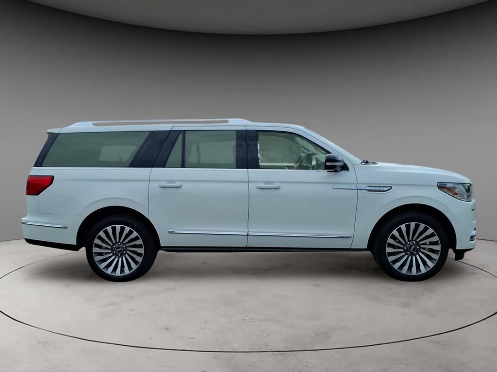 Used 2021 Lincoln Navigator L Reserve w/ Luxury Package AWD/4WD image 10
