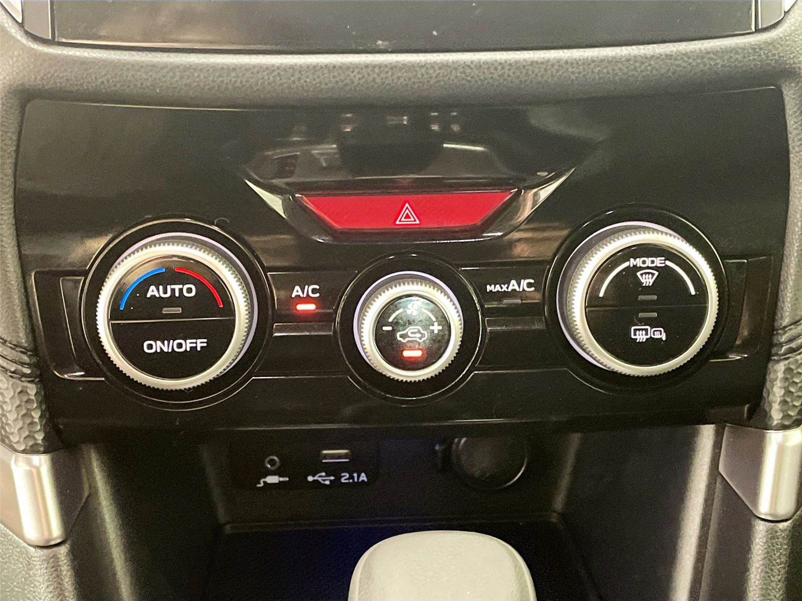 Used 2023 Subaru Forester Premium AWD/4WD image 9