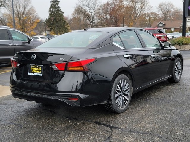 Used 2024 Nissan Altima 2.5 SV image 7
