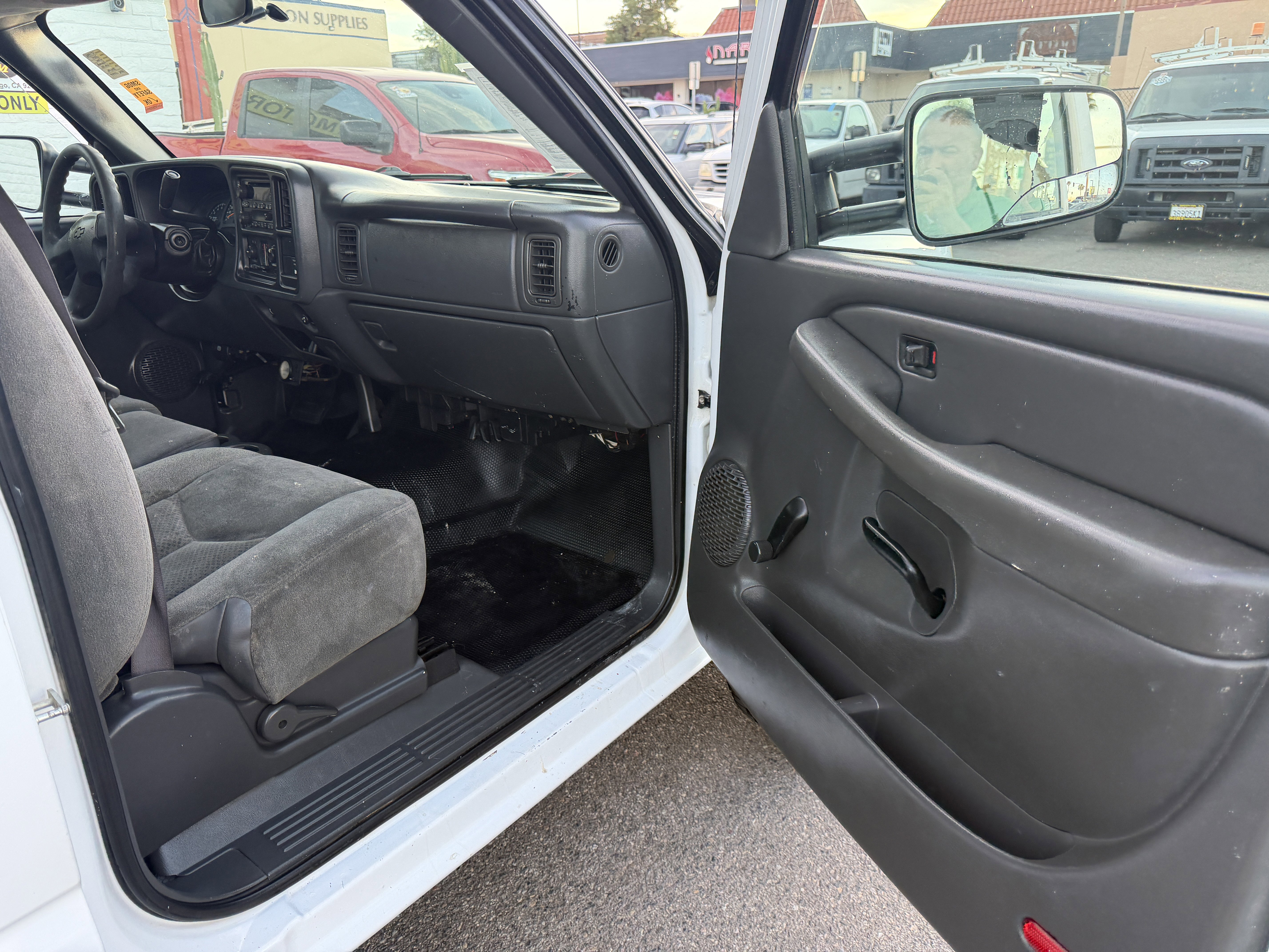 Used 2004 Chevrolet Silverado 2500 2WD Regular Cab image 14