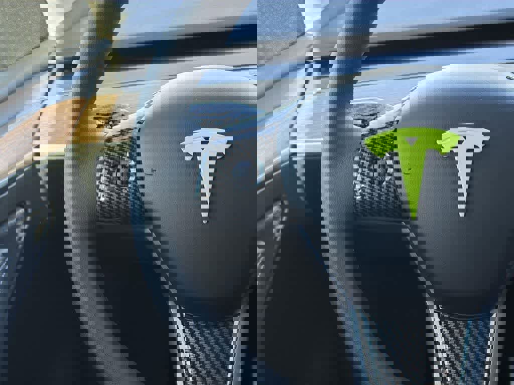 Used 2023 Tesla Model Y Performance image 13