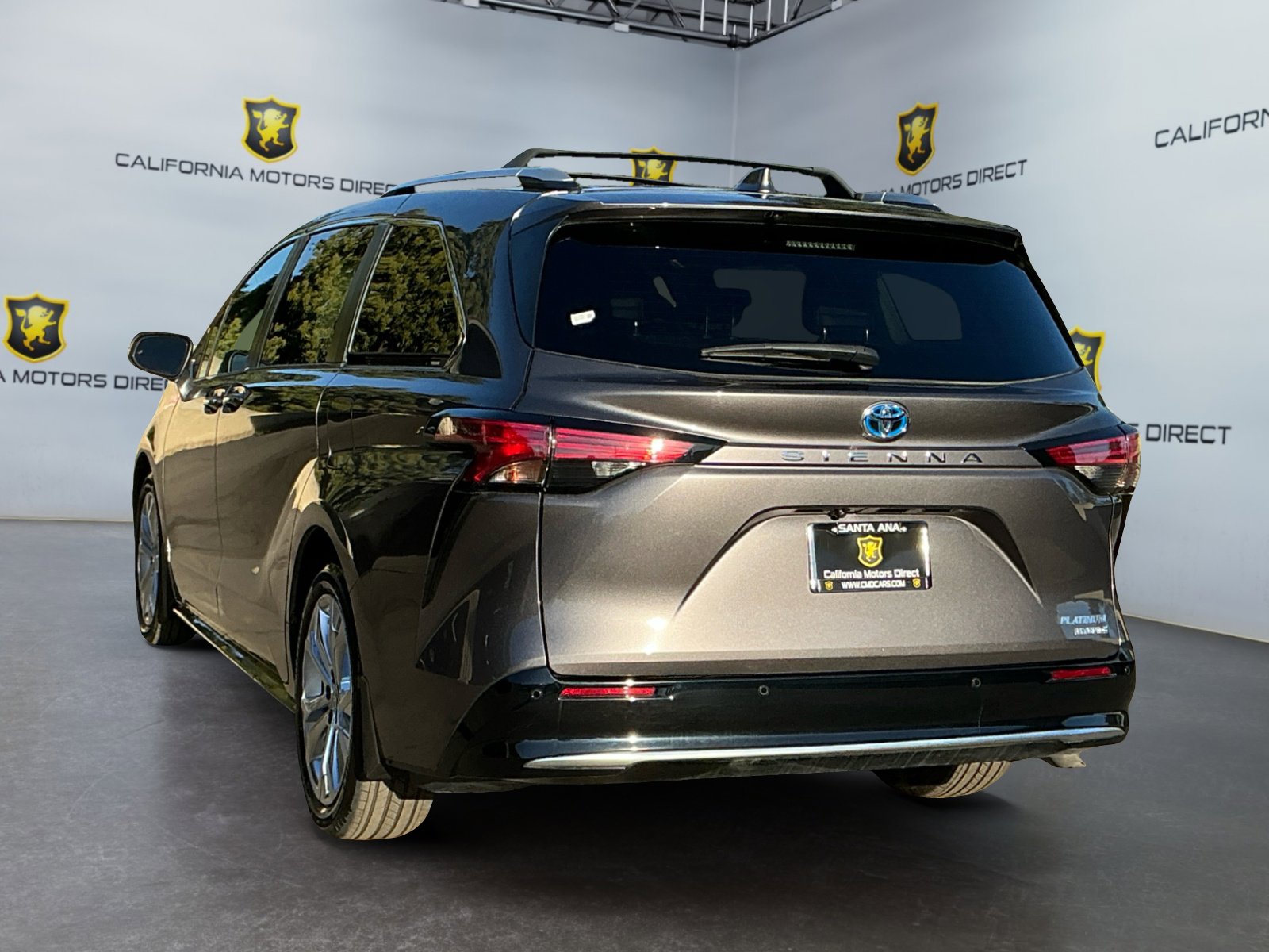 Used 2023 Toyota Sienna Platinum image 7