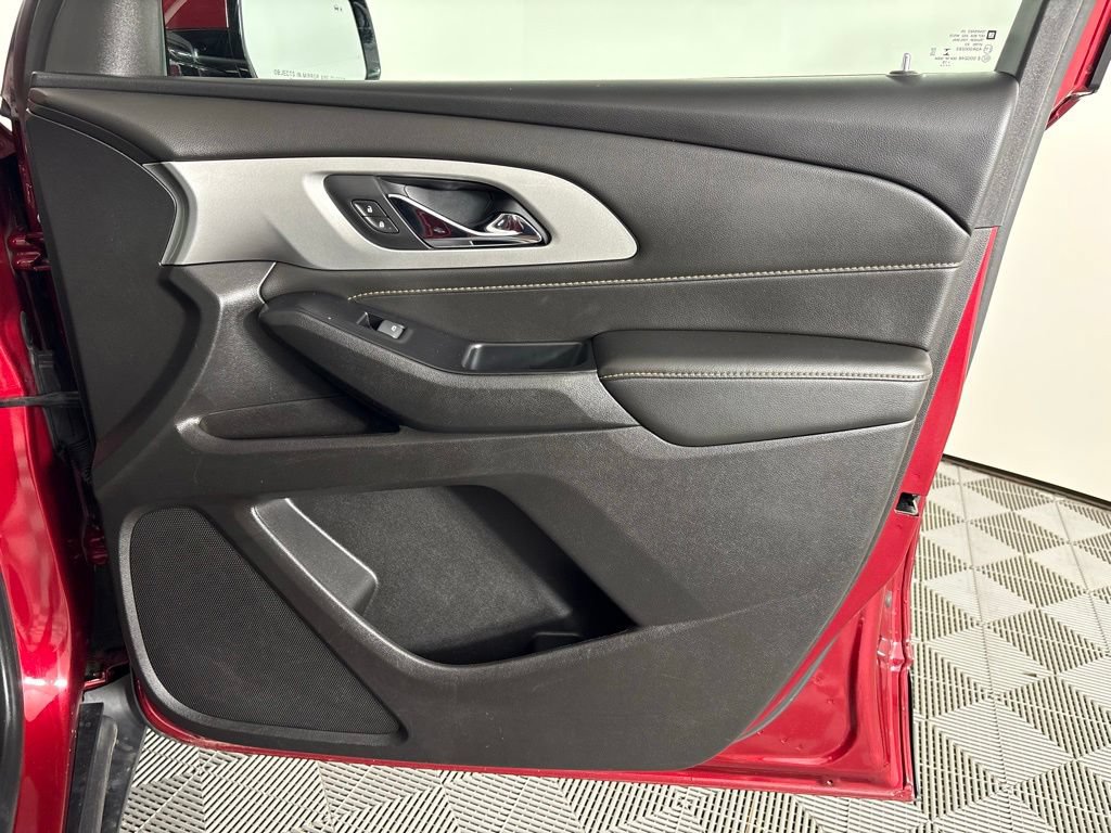 Used 2020 Chevrolet Traverse LT w/ LPO, Floor Liner Package AWD/4WD image 35