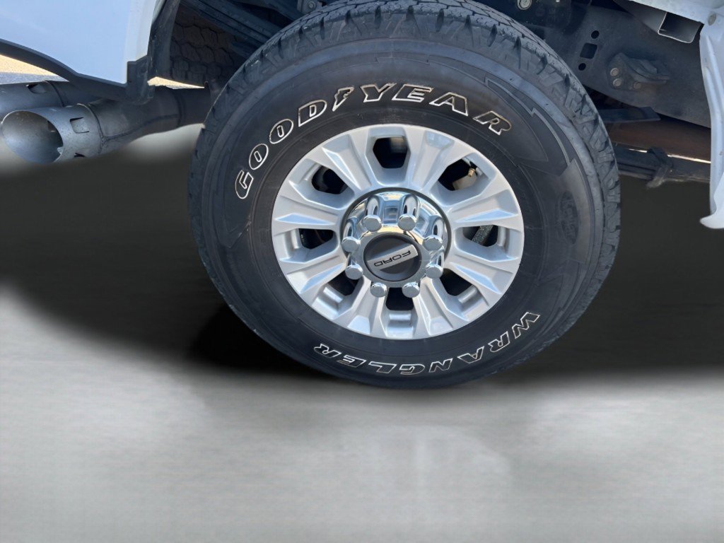 Certified 2022 Ford F350 XLT w/ XLT Value Package image 5