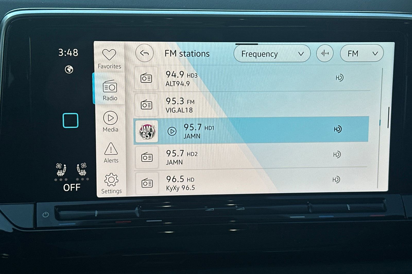 New 2026 Volkswagen Atlas Cross Sport SE FWD image 18
