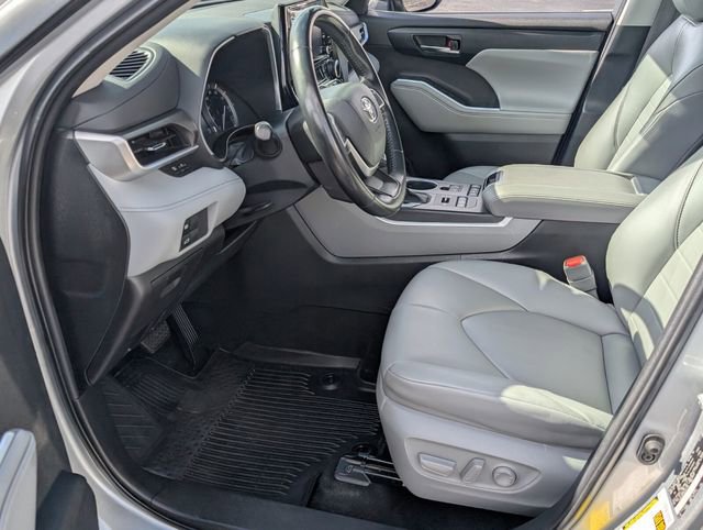 Used 2022 Toyota Highlander XLE image 8