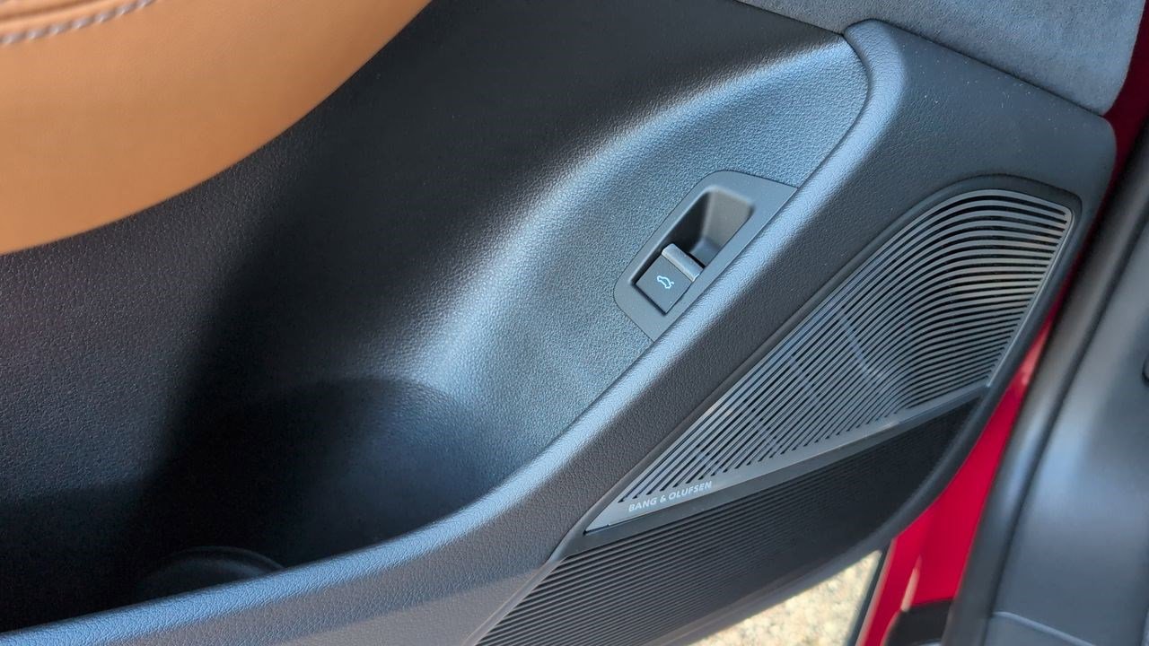 New 2025 Audi RS Q8 performance image 10