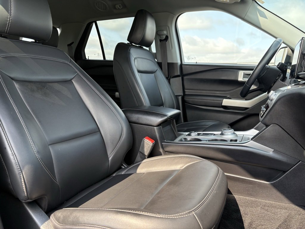 Used 2022 Ford Explorer XLT w/ Equipment Group 202A image 60