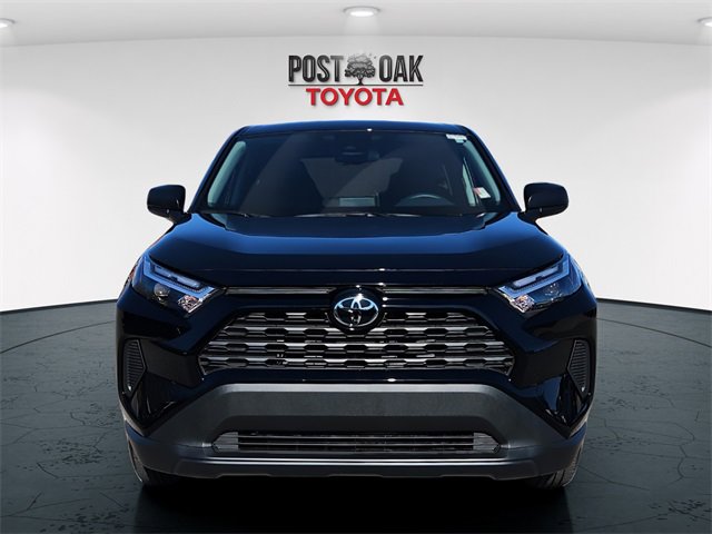 Used 2025 Toyota RAV4 LE image 2