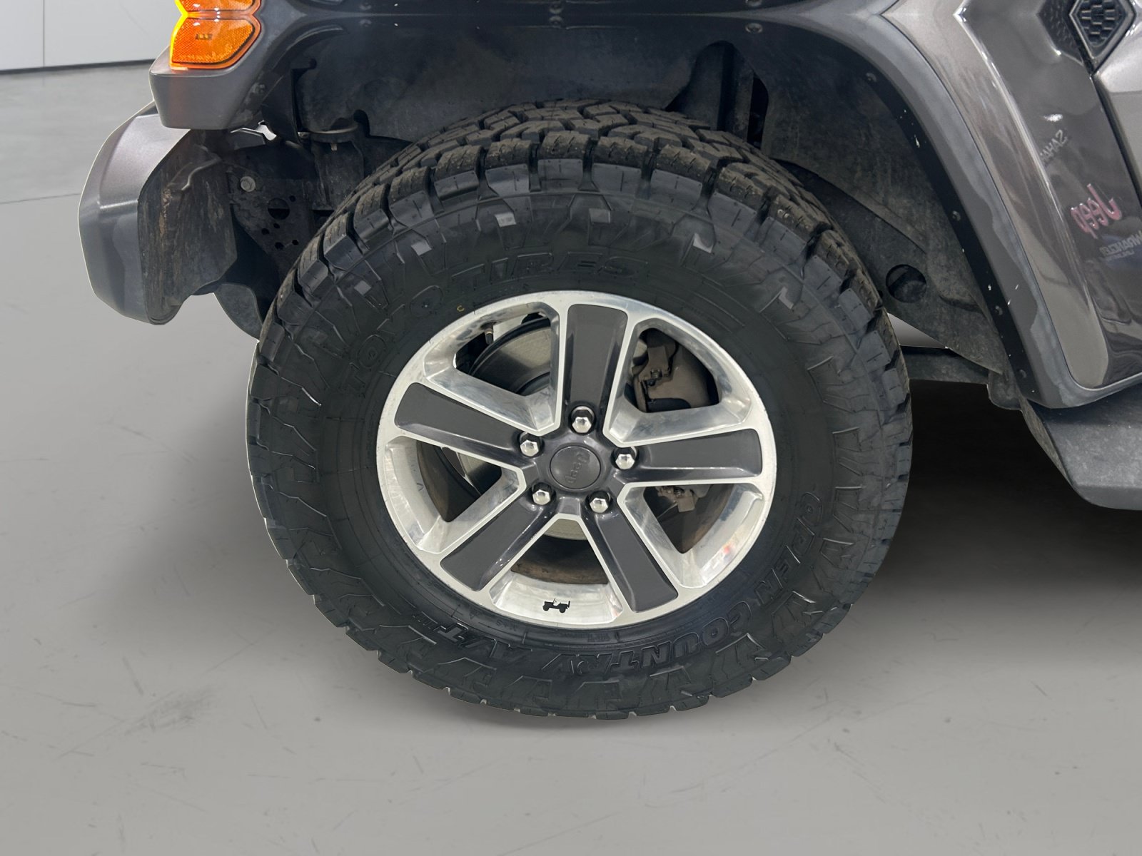 Used 2019 Jeep Wrangler Unlimited Sahara w/ Safety Group AWD/4WD image 9