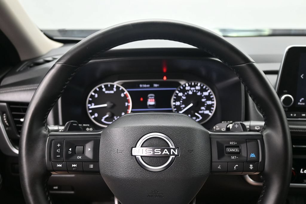 Used 2025 Nissan Rogue SV AWD/4WD image 14
