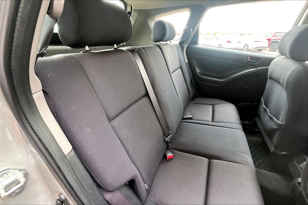 Used 2004 Pontiac Vibe w/ Moon And Tunes Value Package FWD image 21
