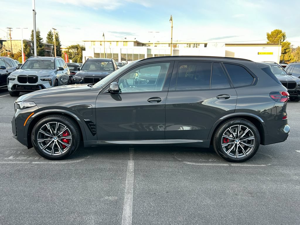 New 2026 BMW X5 xDrive50e w/ M Sport Package AWD/4WD image 2