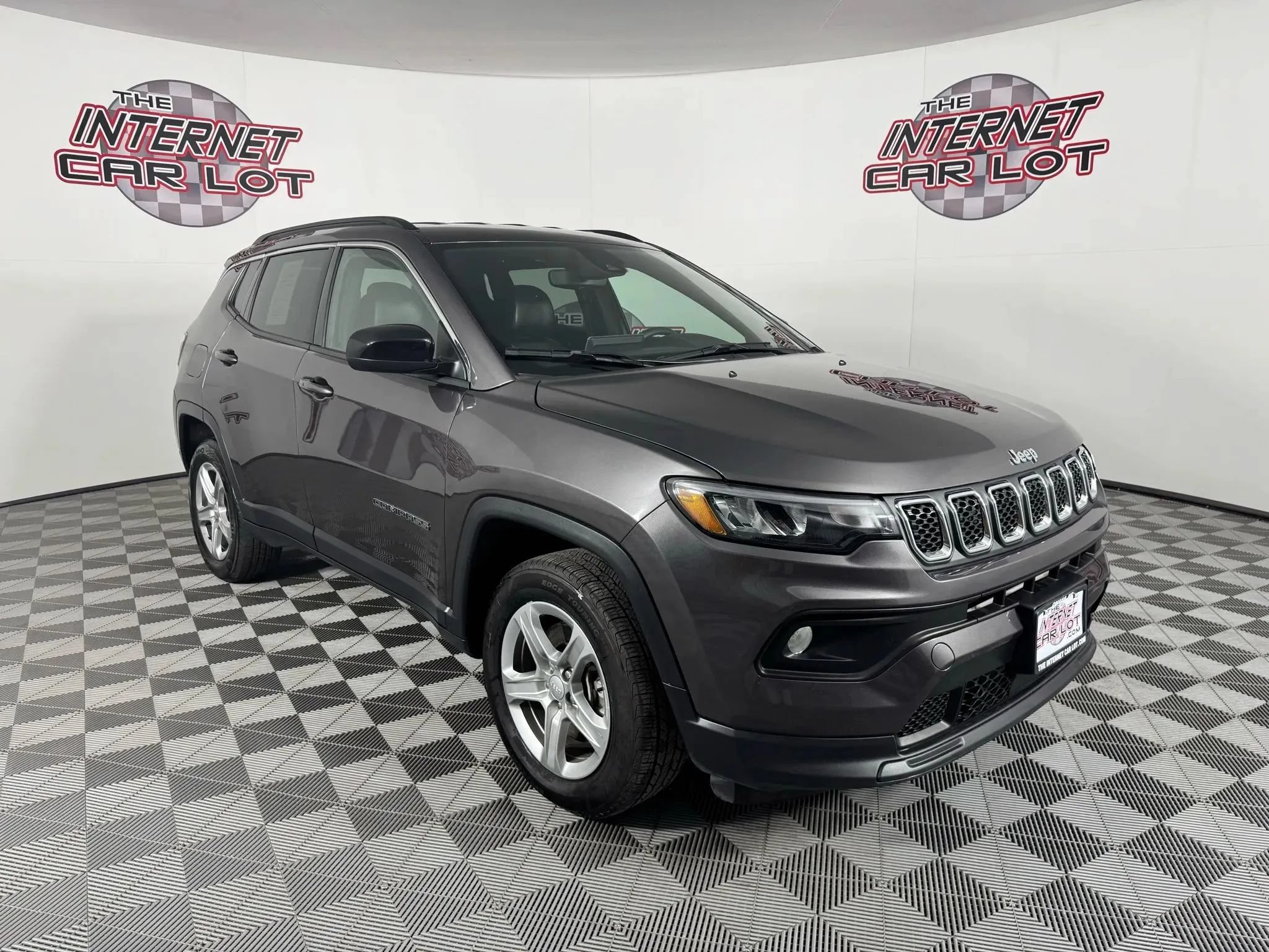 Used 2024 Jeep Compass Latitude AWD/4WD image 9