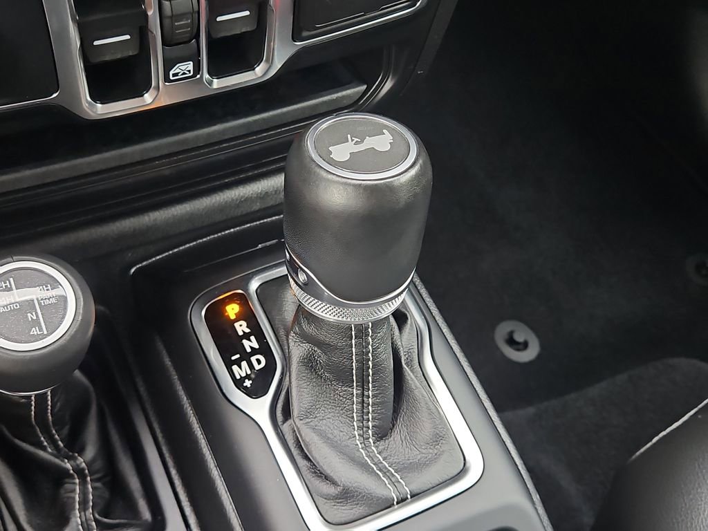 Used 2021 Jeep Wrangler Unlimited Sahara w/ Cold Weather Group image 12