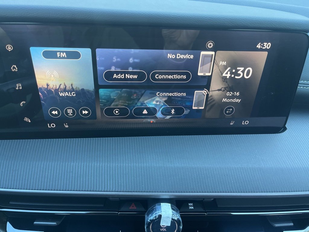 Used 2025 Nissan Murano SV image 15