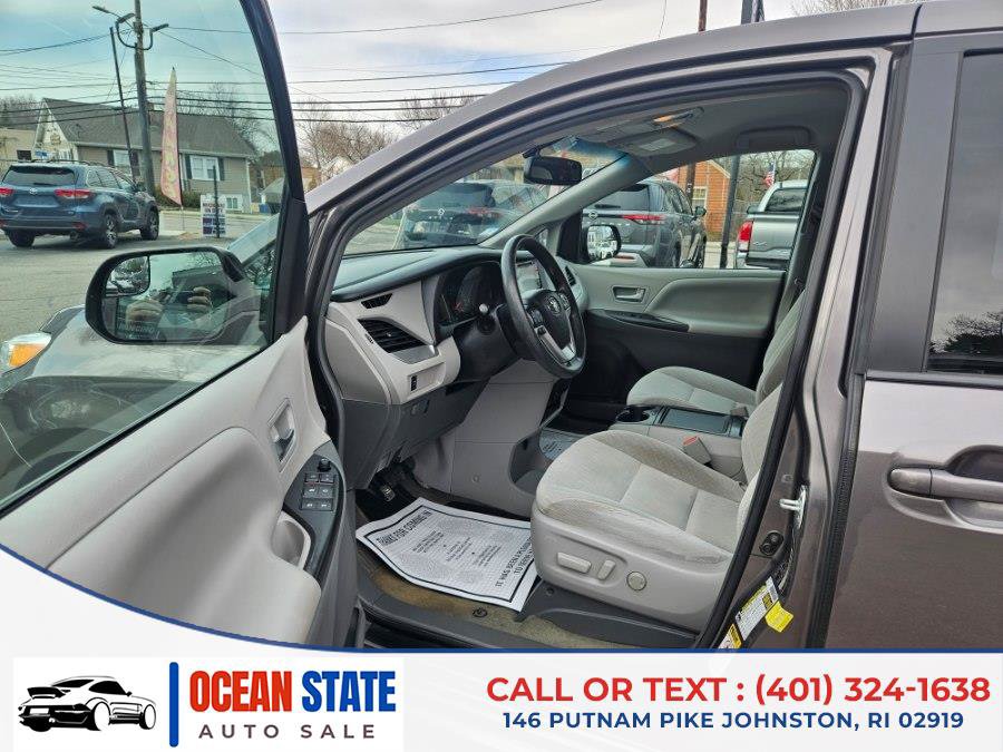Used 2017 Toyota Sienna LE FWD image 10