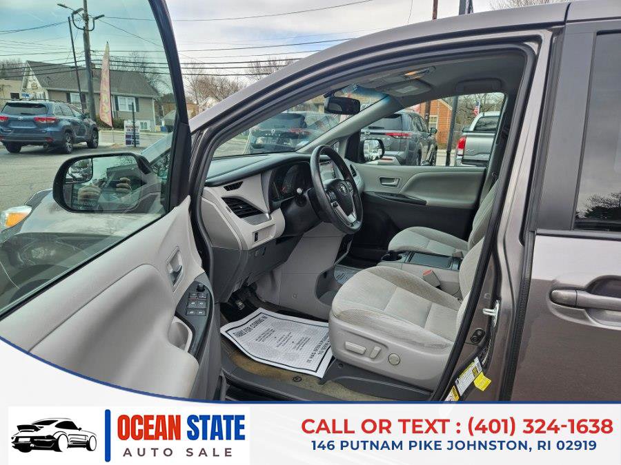 Used 2017 Toyota Sienna LE FWD image 10