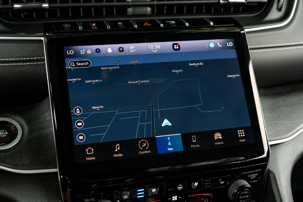 Used 2023 Jeep Grand Cherokee Limited w/ Luxury Tech Group II AWD/4WD image 6