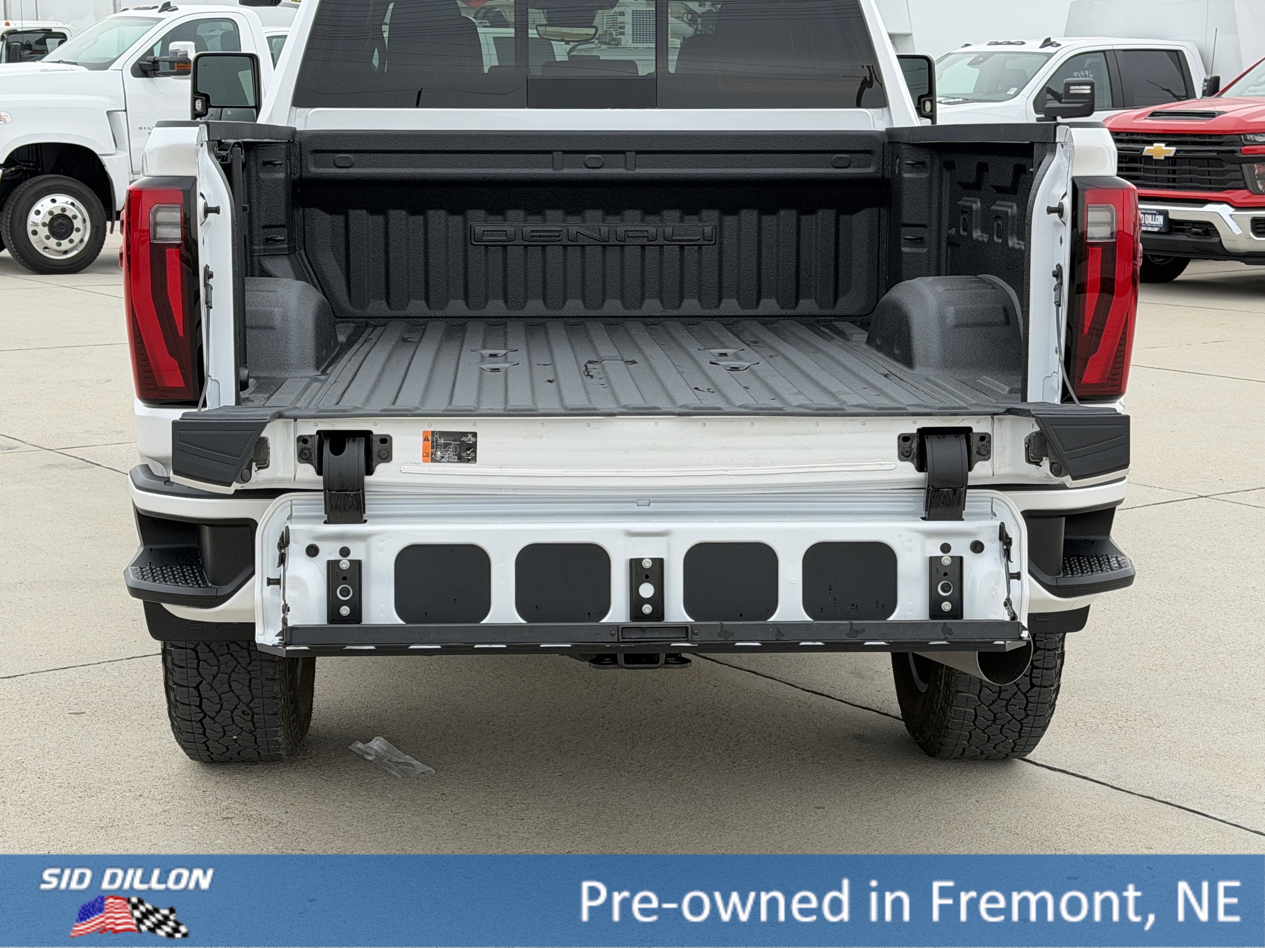 Used 2024 GMC Sierra 3500 Denali w/ Denali Reserve Package AWD/4WD image 5
