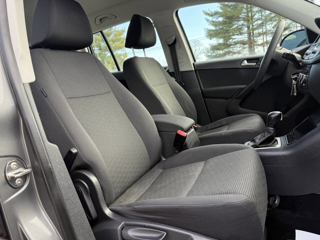 Used 2012 Volkswagen Tiguan S AWD/4WD image 8