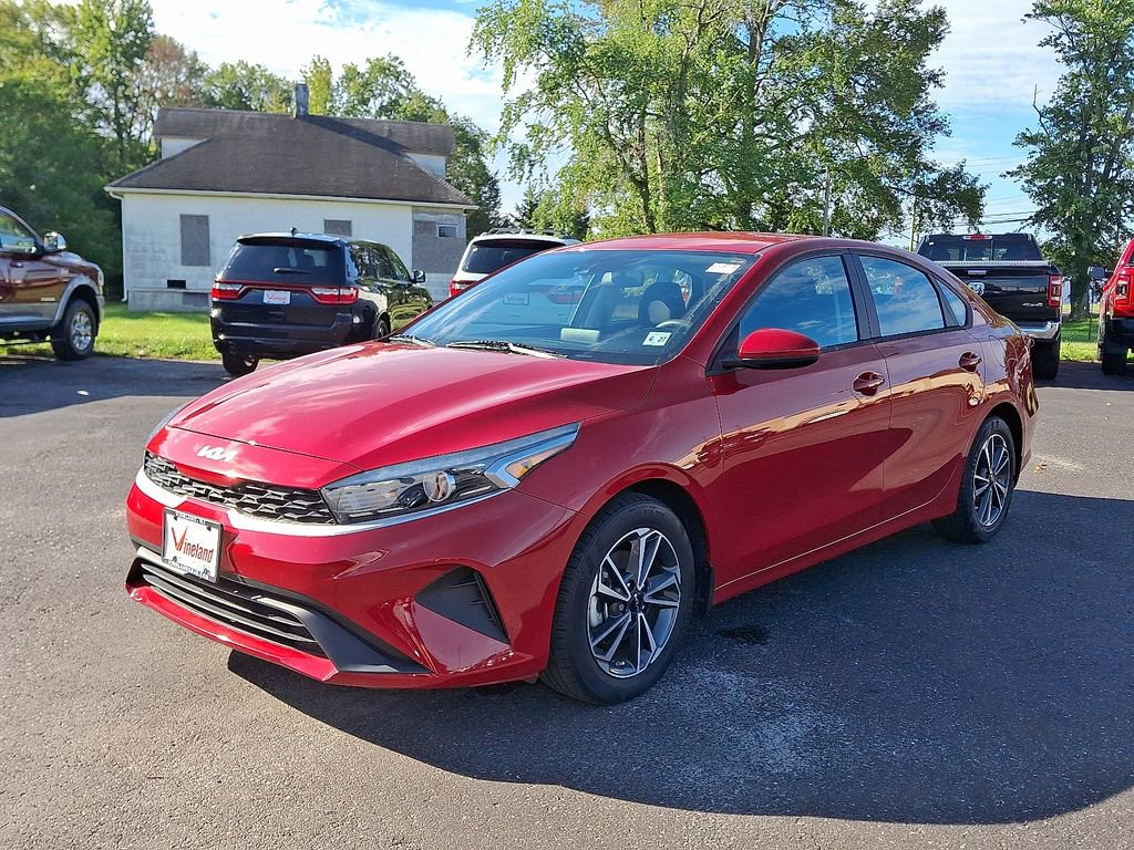 Used 2022 Kia Forte LXS image 3