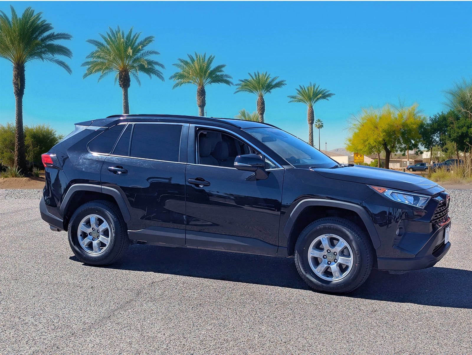Used 2021 Toyota RAV4 XLE w/ Convenience Package image 6