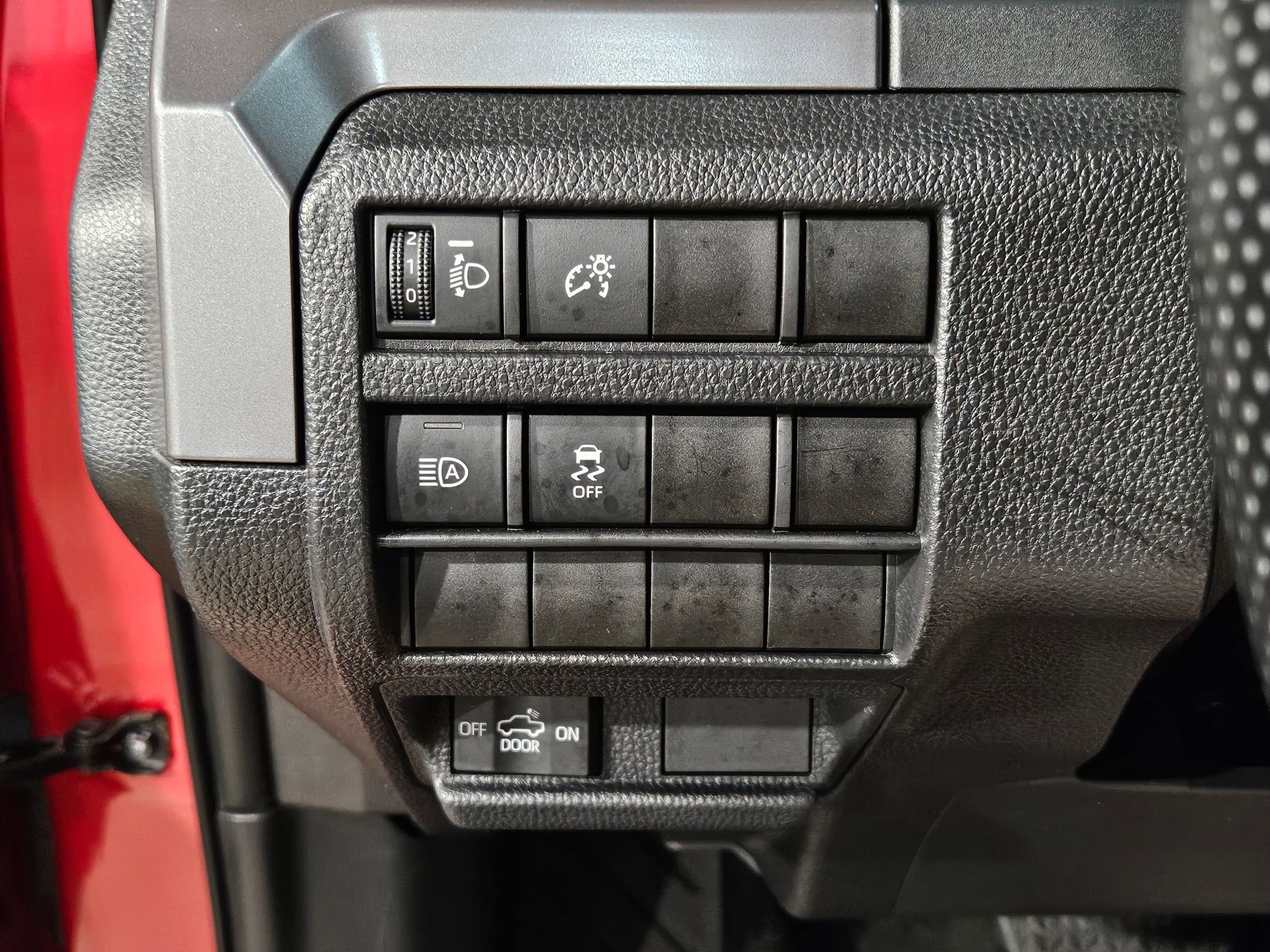 Certified 2025 Toyota Tacoma SR5 image 25